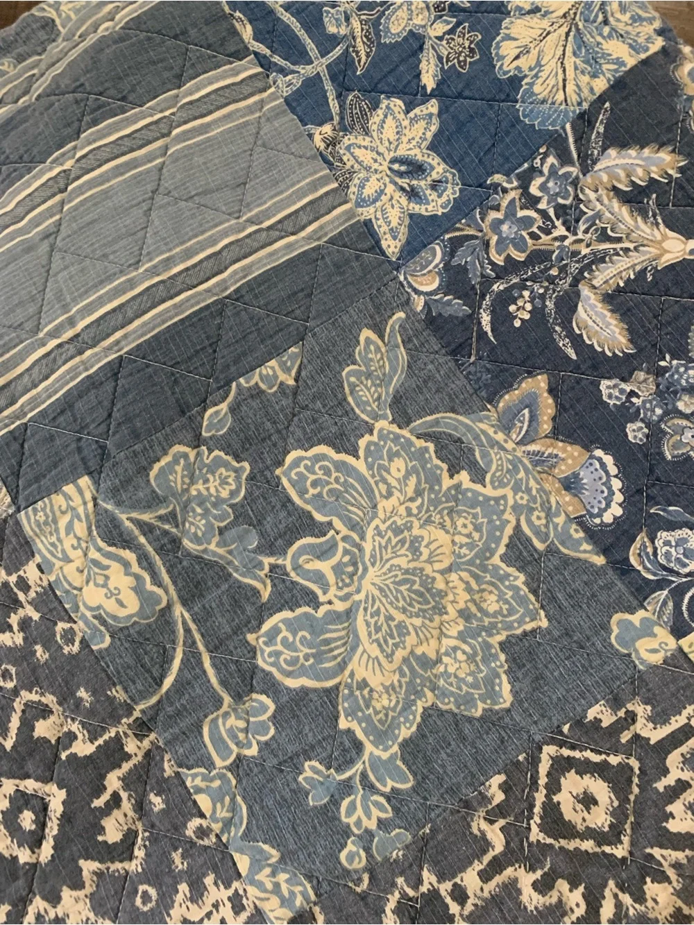 Gorgeous B. Smith Patchwork Quilt (Block Island)